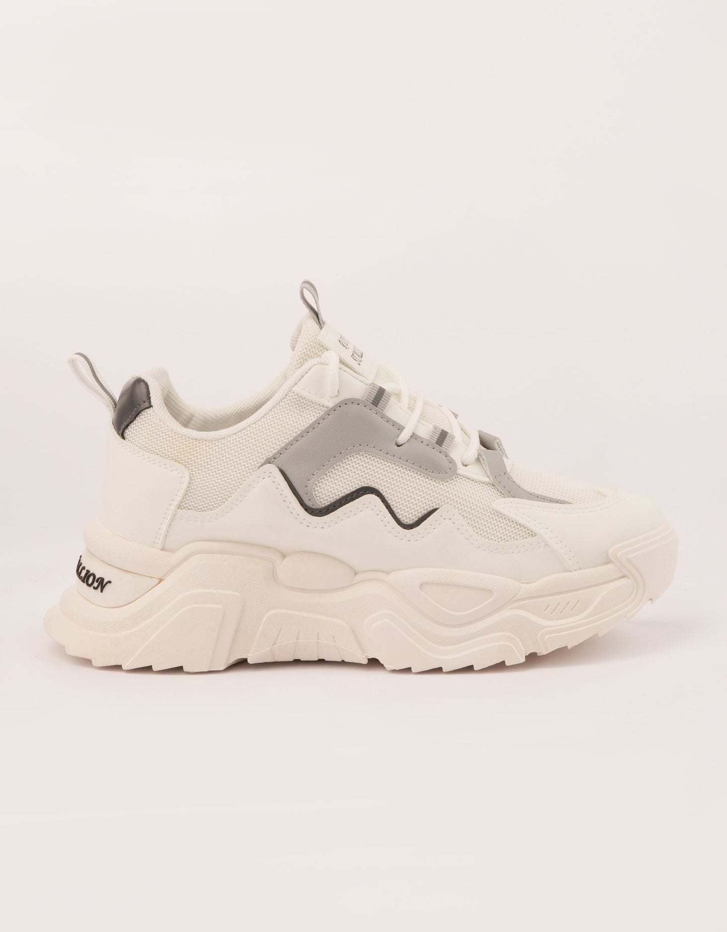 Ivory Wave Fashion Sneakers